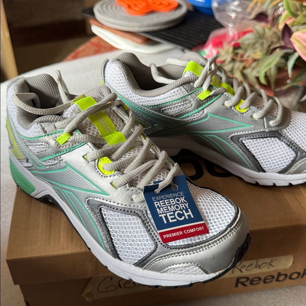 Ladies NWT REEBOK  Gray and Green Athletic Shoes - Picture 4 of 11